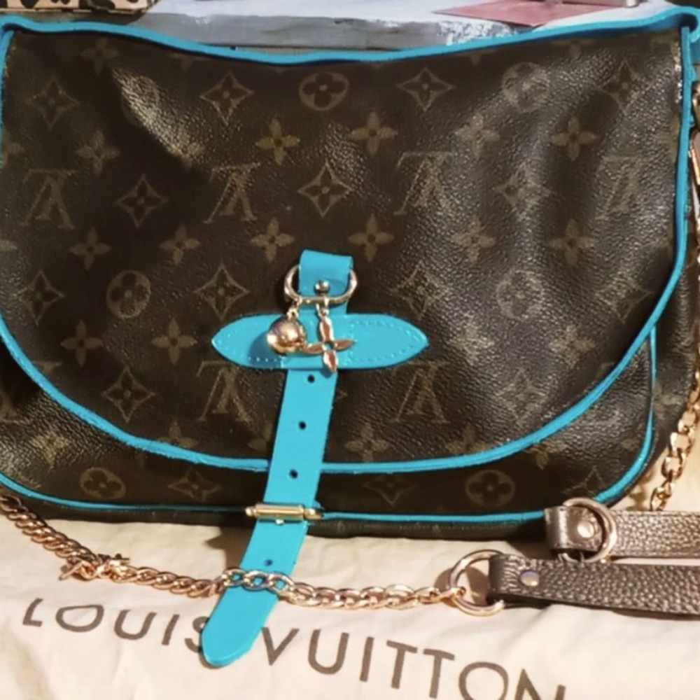 Louis Vuitton crossbody bag